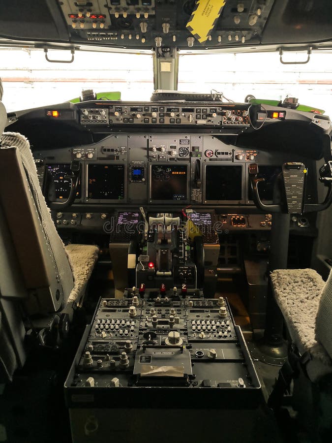 clipart boeing 737 cockpit