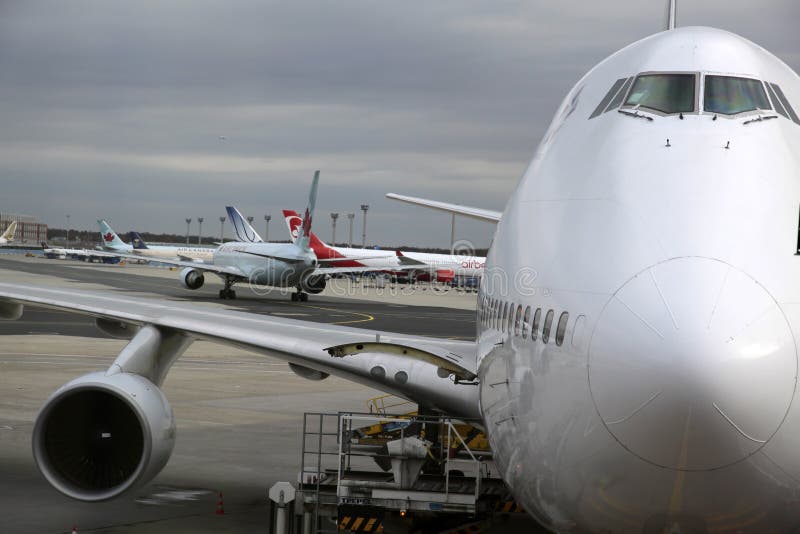 Cockpit von einem Boeing 747 lizenzfreie stockbilder Cockpit von einem Boeing 747 lizenzfreie stockbilder