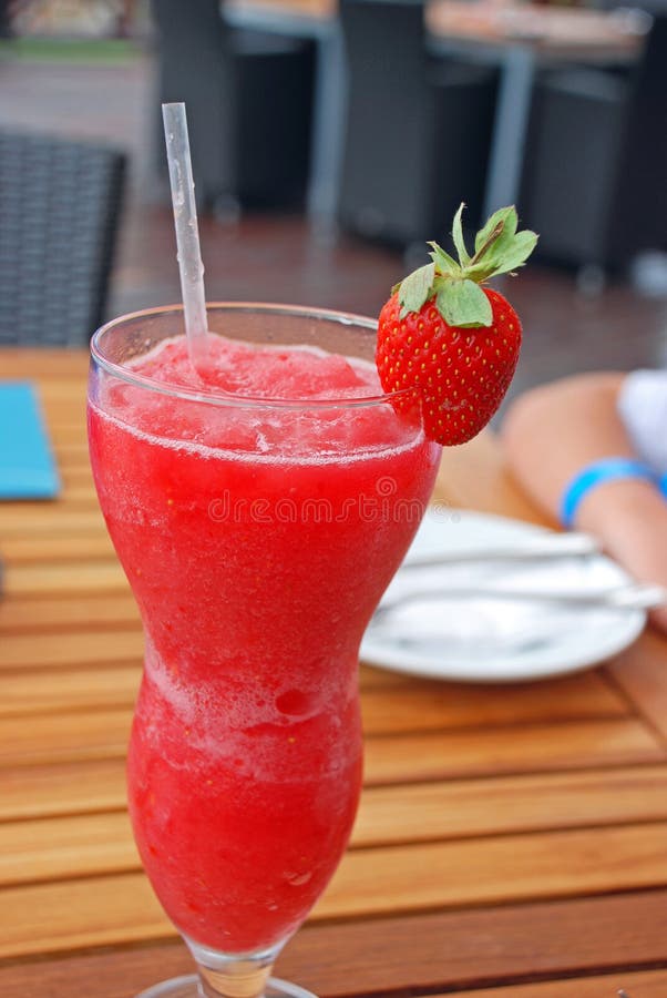 Cocktail De Daiquiri De Fraise Photo stock Image du fruits