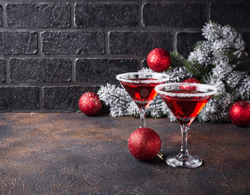 Cocktail de fête martini rouge de Noël image stock Cocktail de fête martini rouge de Noël image stock