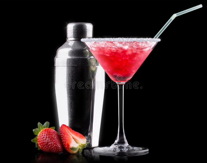 Cocktail del dispositivo di raffreddamento della bacca sul nero immagini stock Cocktail del dispositivo di raffreddamento della bacca sul nero immagini stock