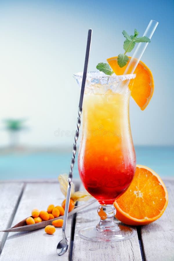Cocktail exotique de lever de soleil de Tequila