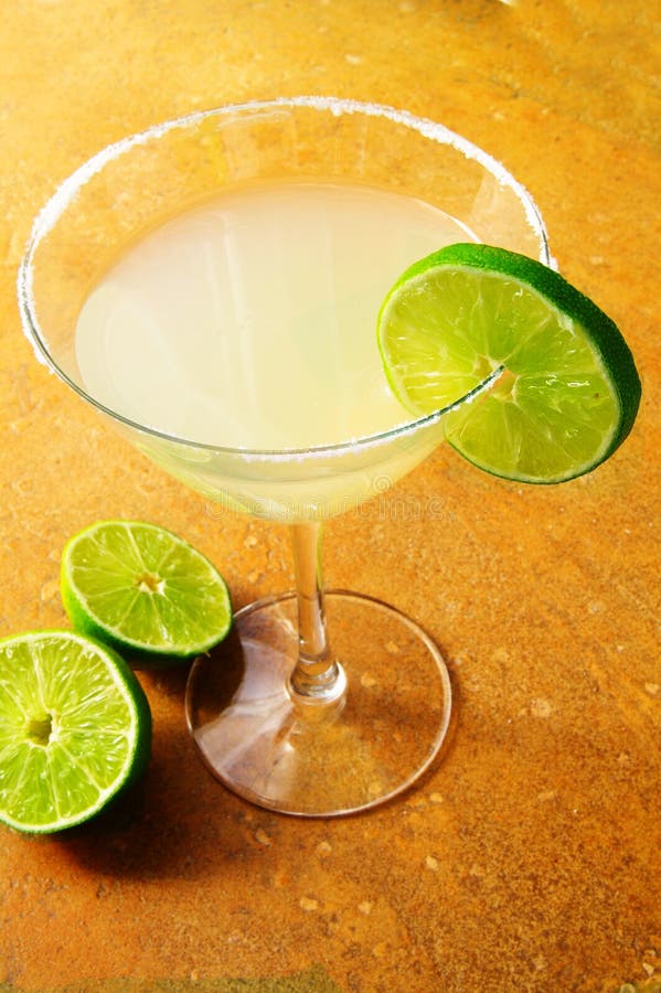 Margarita Cocktail on Green Stock Image - Image of drink, cube: 9301939