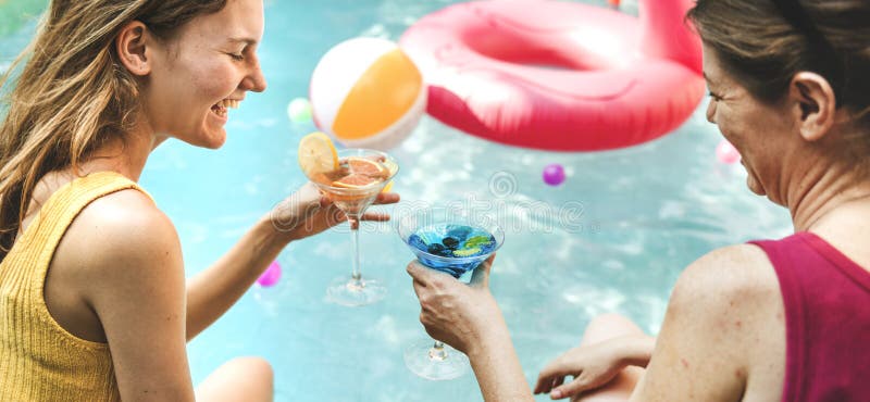 Cocktail Party By The Swimming Pool Stock Image Image Of Holiday Friendship 112789955