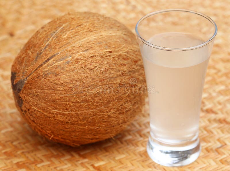 Bola de coco doce chamada naru em bangladesh