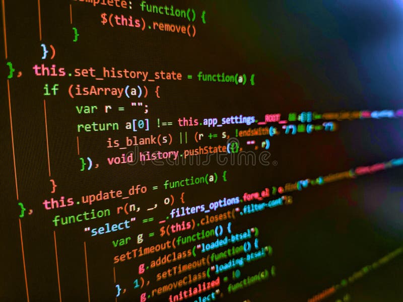 Codice javascript minificato per lo sviluppo del web chiuso nei raggi tramonto. programmazione con temi colorati dell'editor. righ immagini stock libere da diritti