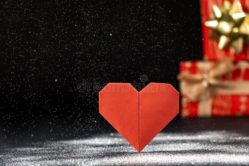 Valentines Cadenas De Carte De Jour Avec Clés Sur Une Boîte Cadeau