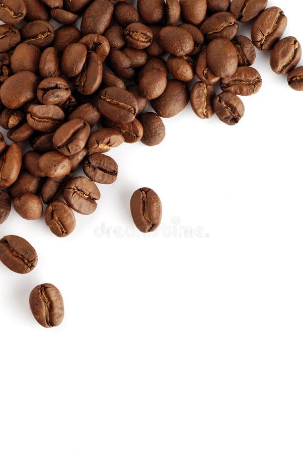 Acuerdo de granos de café sobre el blanco.