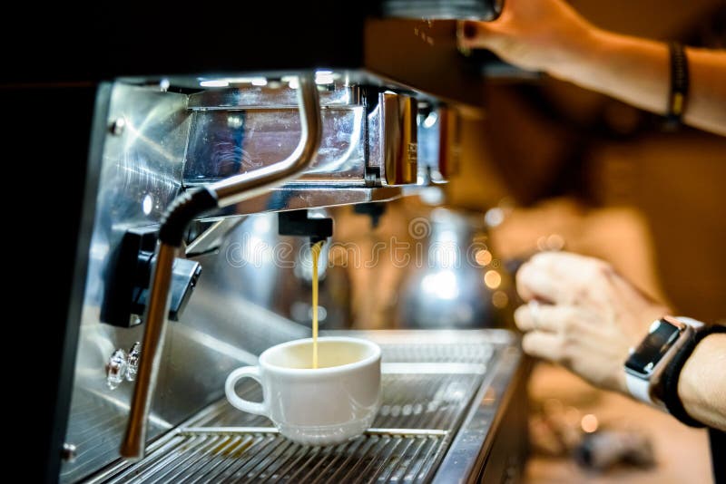 https://thumbs.dreamstime.com/b/coffee-machine-preparing-espresso-customers-breakfast-european-shop-172942282.jpg