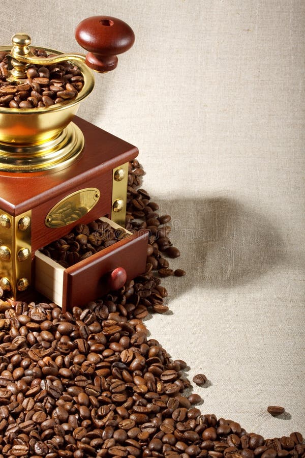 Coffee mill and coffee beans