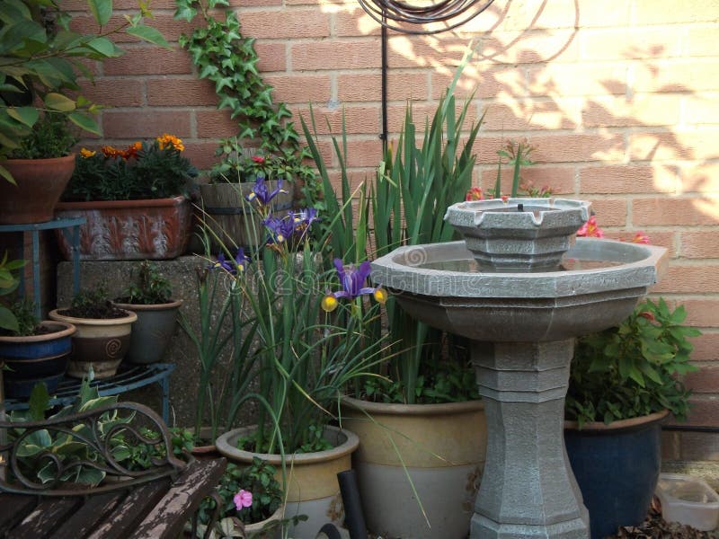 Coin de jardin image libre de droits Coin de jardin image libre de droits