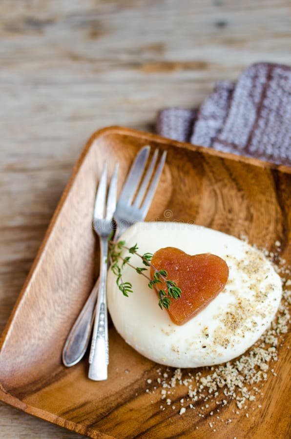 Coing Marmelade Et Fromage De Mozzarella Photo stock Image du doux