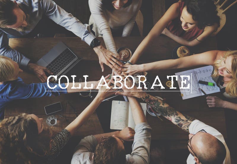Colabora el concepto del trabajo en equipo de la ayuda de la cooperación de la colaboración imagenes de archivo