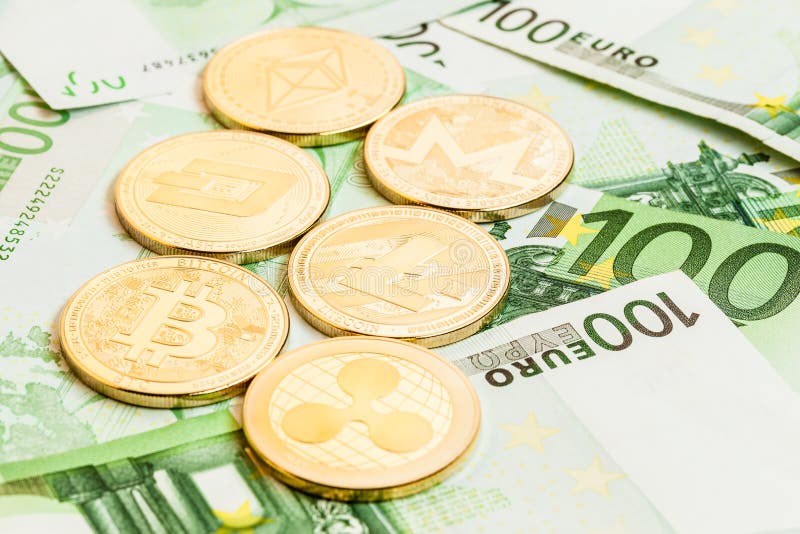 Colección de Cryptocurrency en cuentas euro imagenes de archivo Colección de Cryptocurrency en cuentas euro imagenes de archivo
