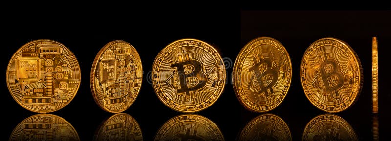 Colección de monedas de oro de Bitcoin en fondo negro fotos de archivo libres de regalías Colección de monedas de oro de Bitcoin en fondo negro fotos de archivo libres de regalías