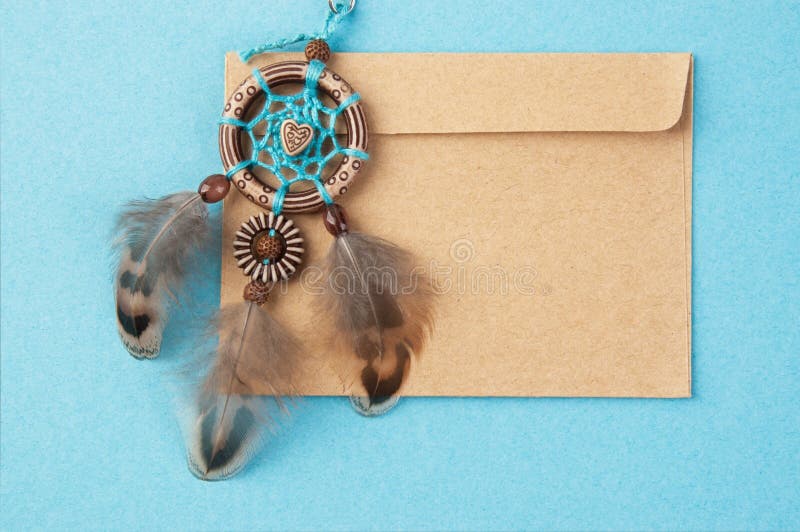 Coletor ideal feito a mão e envelope de kraft fotografia de stock