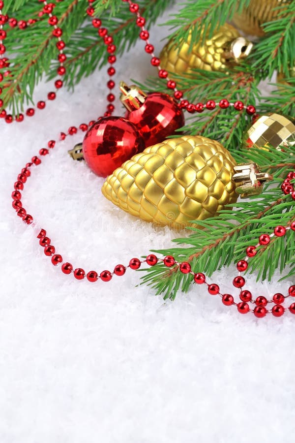 Colisão do ouro e decorações do Natal imagens de stock