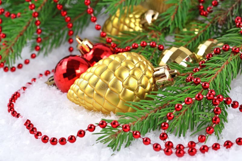 Colisão do ouro e decorações do Natal imagens de stock