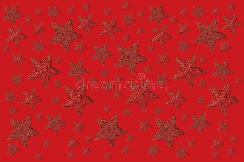 Collage, cartolina a tema natalizio, stelle rosse intagliate su sfondo rosso