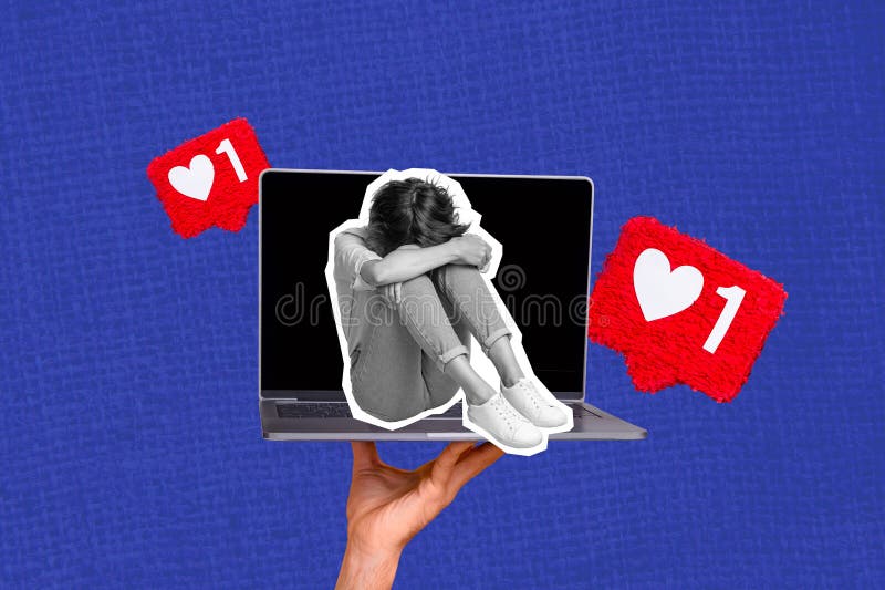 Collage creativo de brazos sujetando la pantalla de netbook sentar una pequeña insatisfecha chica desesperada como notificación ai fotos de archivo libres de regalías