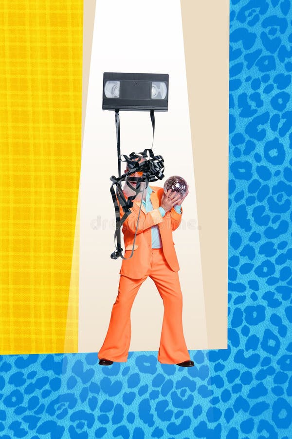 Collage de ilustraciones de arte vertical de un hombre mayor anónimo feliz con traje naranja bailando con bola disco aislado en foto de archivo libre de regalías