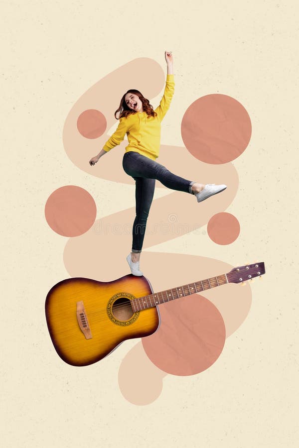 Collage immagine della donna stand danzare chitarra musicale sullo sfondo a colori pastello con anello immagini stock