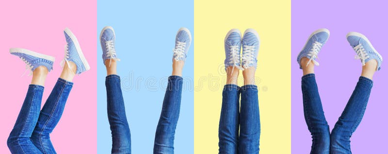 Collage von weiblichen Beinen in den Jeans und in den Turnschuhen in den verschiedenen Haltungen auf farbigem Hintergrund, Panora lizenzfreie stockfotografie Collage von weiblichen Beinen in den Jeans und in den Turnschuhen in den verschiedenen Haltungen auf farbigem Hintergrund, Panora lizenzfreie stockfotografie