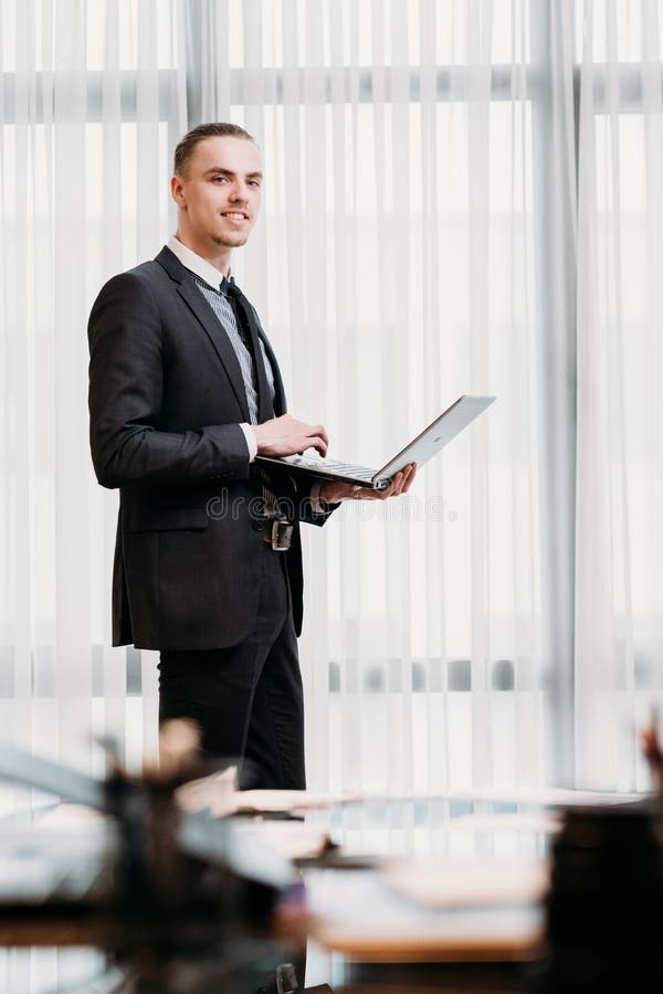 Collectief de managerbureau van het bedrijfsanalistenwerk stock afbeeldingen Collectief de managerbureau van het bedrijfsanalistenwerk stock afbeeldingen