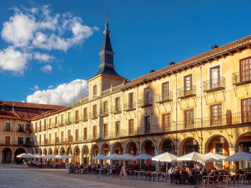 Collection de l'hôtel NH Leon Plaza Mayor - Léon photographie stock libre de droits Collection de l'hôtel NH Leon Plaza Mayor - Léon photographie stock libre de droits