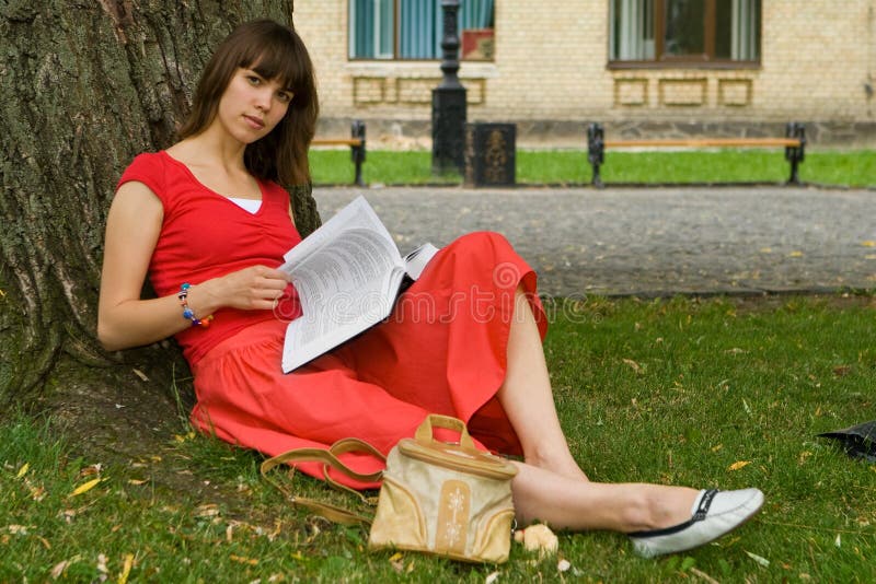 A College Girl Picture Image 5703398