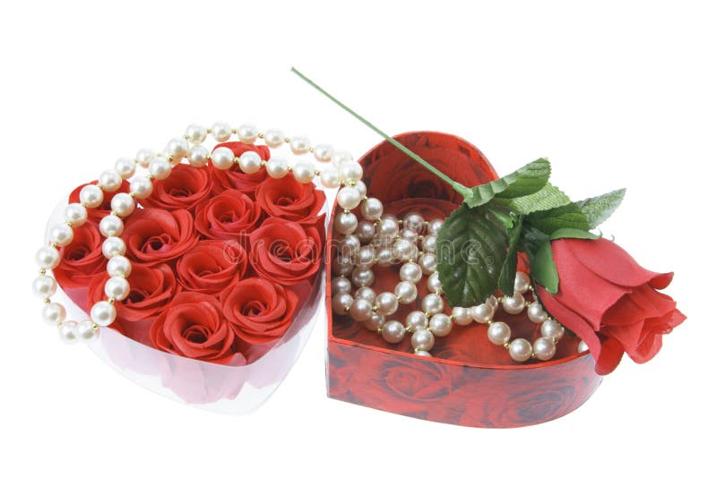 Collier de perle et roses rouges image libre de droits Collier de perle et roses rouges image libre de droits