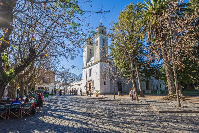 Colonia Del Sacramento - Juli 02, 2017: Kerk in de oude stad van Colonia Del Sacramento, Uruguay royalty-vrije stock foto's Colonia Del Sacramento - Juli 02, 2017: Kerk in de oude stad van Colonia Del Sacramento, Uruguay royalty-vrije stock foto's