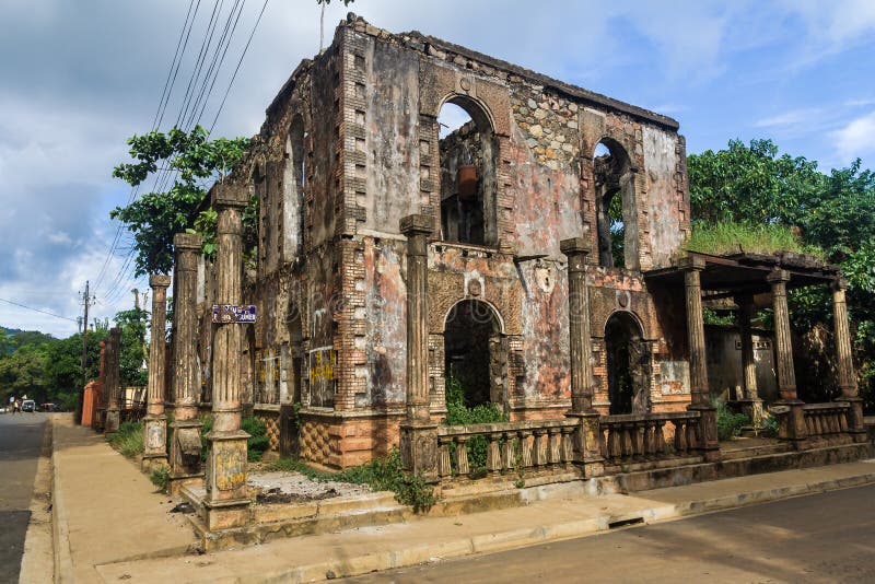 Colonial ruin