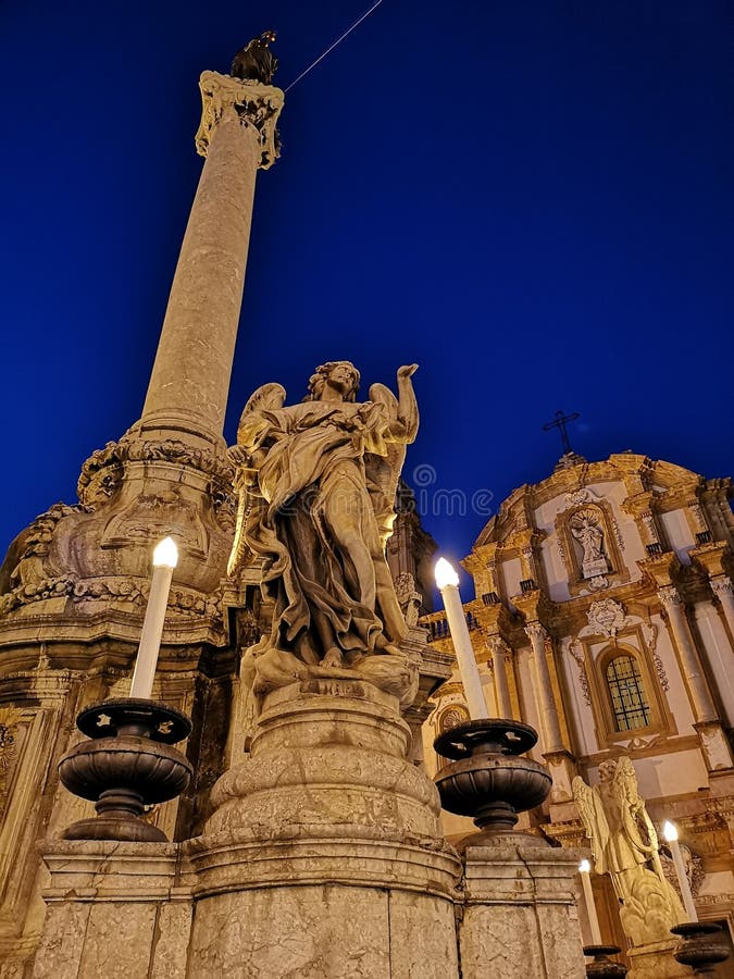 Colonna dell’Immacolata in Piazza San Domenico, Palermo. Colonna dell’Immacolata in Piazza San Domenico, with the Catholic Church of San Domenico in stock photo Colonna dell’Immacolata in Piazza San Domenico, Palermo. Colonna dell’Immacolata in Piazza San Domenico, with the Catholic Church of San Domenico in stock photo