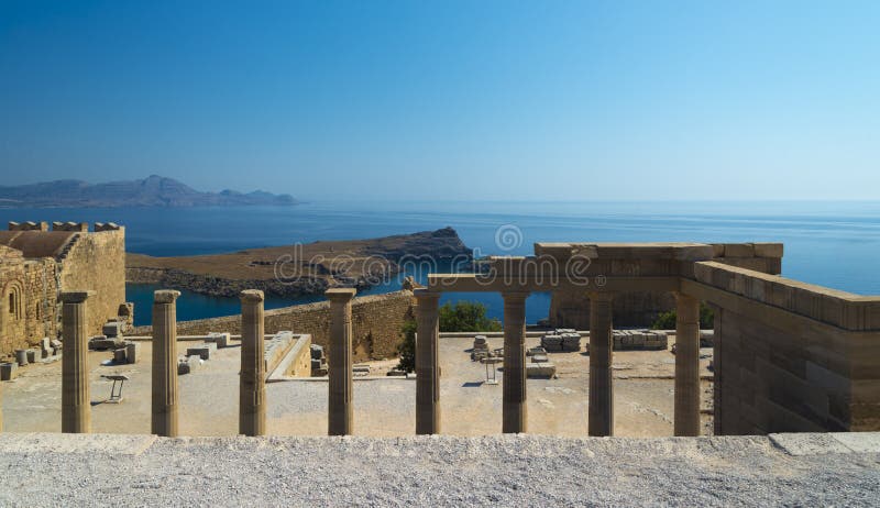 Colonne all'acropoli di Lindos, Rodi fotografie stock libere da diritti Colonne all'acropoli di Lindos, Rodi fotografie stock libere da diritti