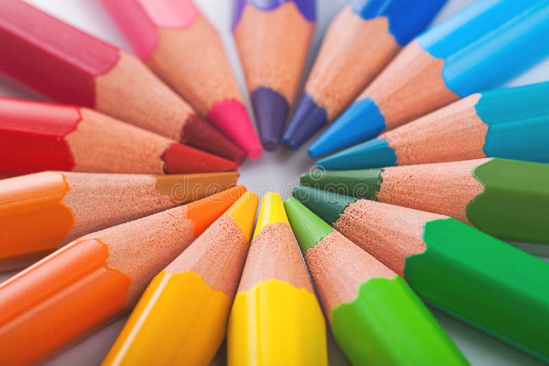 Color pencils in arrange in color wheel colors