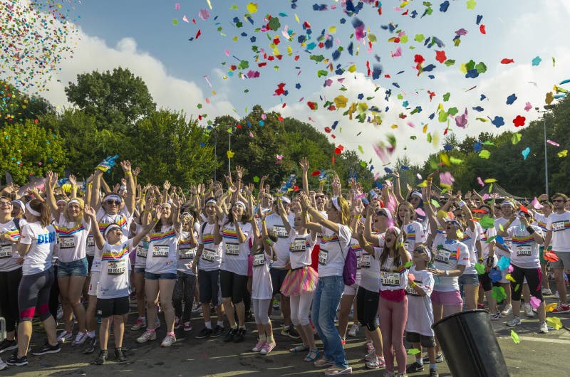 https://thumbs.dreamstime.com/b/color-run-bucharest-confetti-shooting-out-air-over-happy-runners-event-september-romania-44650635.jpg