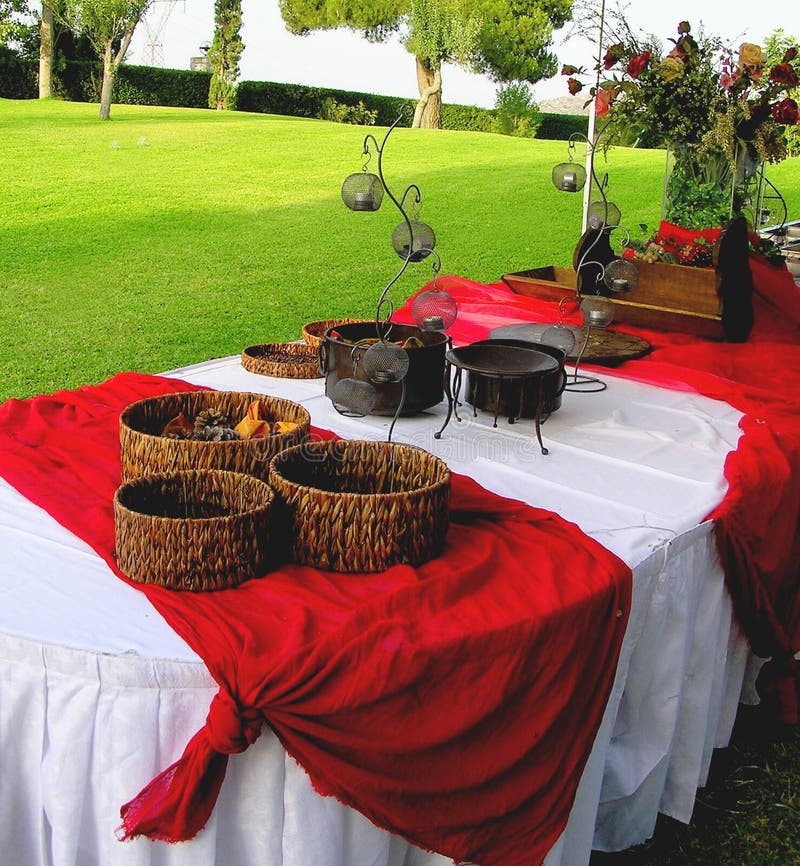 Colore rosso d'approvvigionamento del buffet fotografia stock Colore rosso d'approvvigionamento del buffet fotografia stock