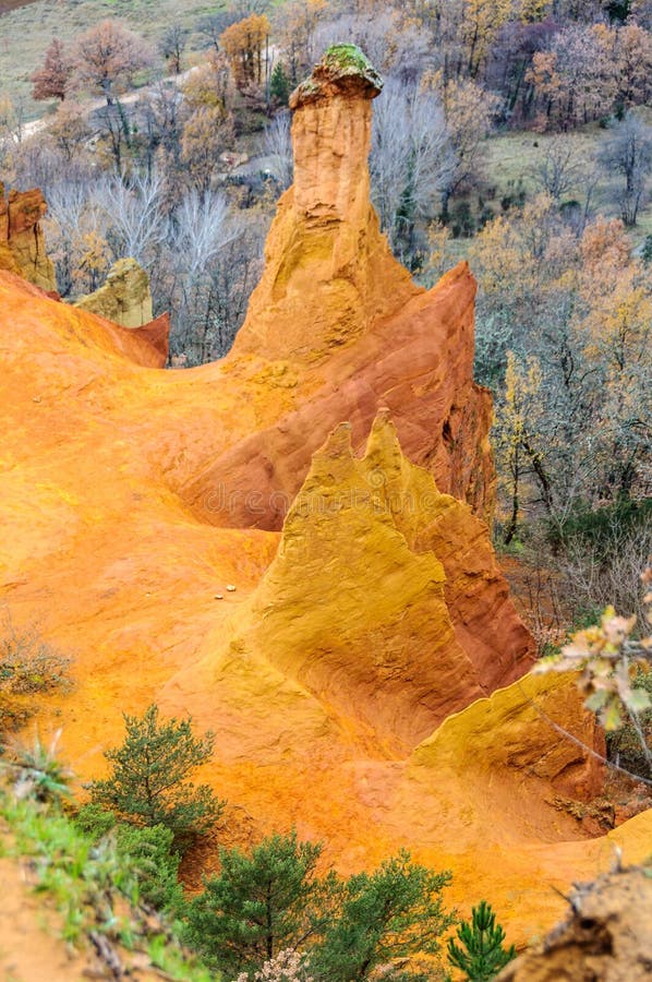 Colorful cliffs in French Colorado, Provence, France royalty free stock photography Colorful cliffs in French Colorado, Provence, France royalty free stock photography