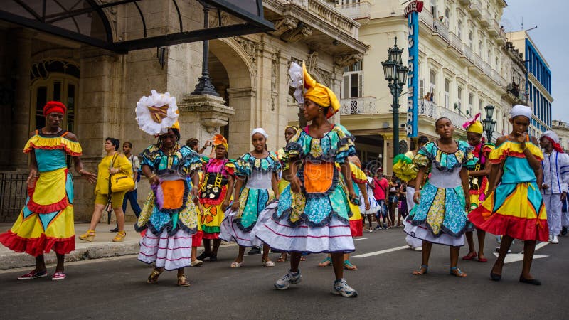 Colorful dancers in the street in Havana, Cuba royalty free stock image Colorful dancers in the street in Havana, Cuba royalty free stock image