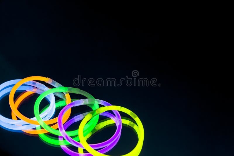 8 inch Glow Bracelets | Glow Sticks | Glowtopia