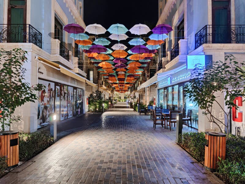 UTC Westfield Shopping Mall at University Town Centre .Outdoor shopping  center with upmarket chain retailers, a movie theater, restaurants. .La  Jolla, San Diego, California, USA. March 23rd, 2019 Stock Photo - Alamy