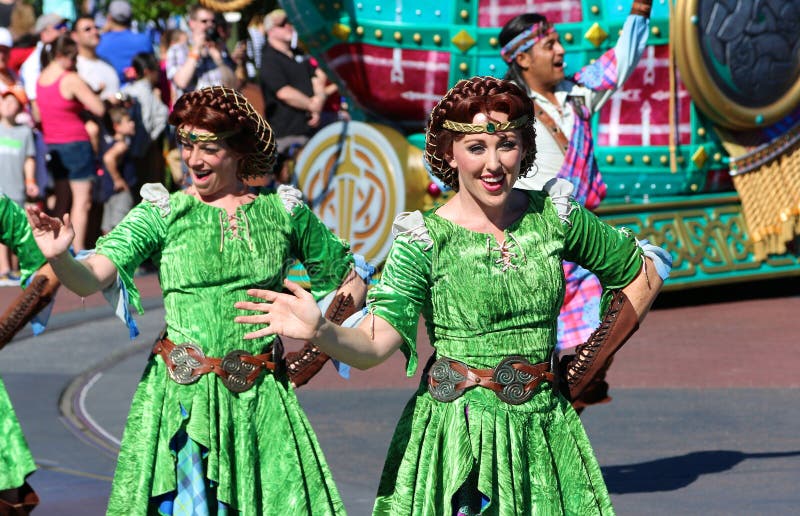 Colorfully Dressed Street Performers at Disneyland Editorial Stock