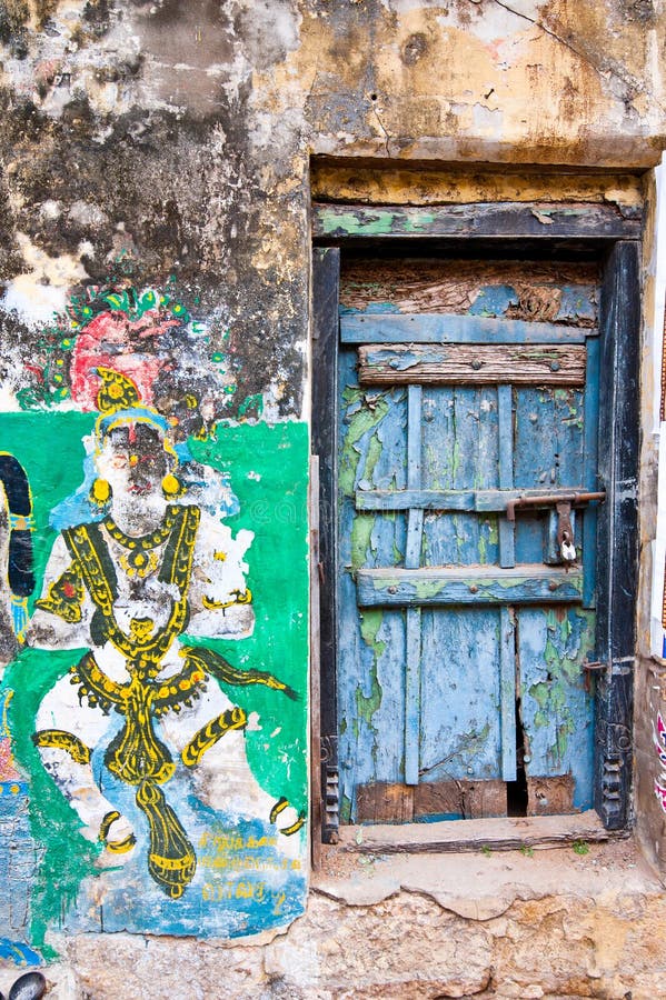 Colori luminosi di vita di via indiana L'India del sud, Tamil Nadu fotografia stock libera da diritti Colori luminosi di vita di via indiana L'India del sud, Tamil Nadu fotografia stock libera da diritti