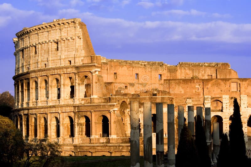 Colosseum di giorno fotografia stock libera da diritti Colosseum di giorno fotografia stock libera da diritti