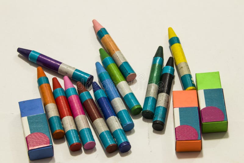 Colour kredki na białym tle zdjęcia stock Colour kredki na białym tle zdjęcia stock