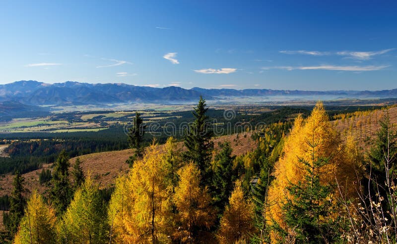 Podzimní krajina s horami, Slovensko