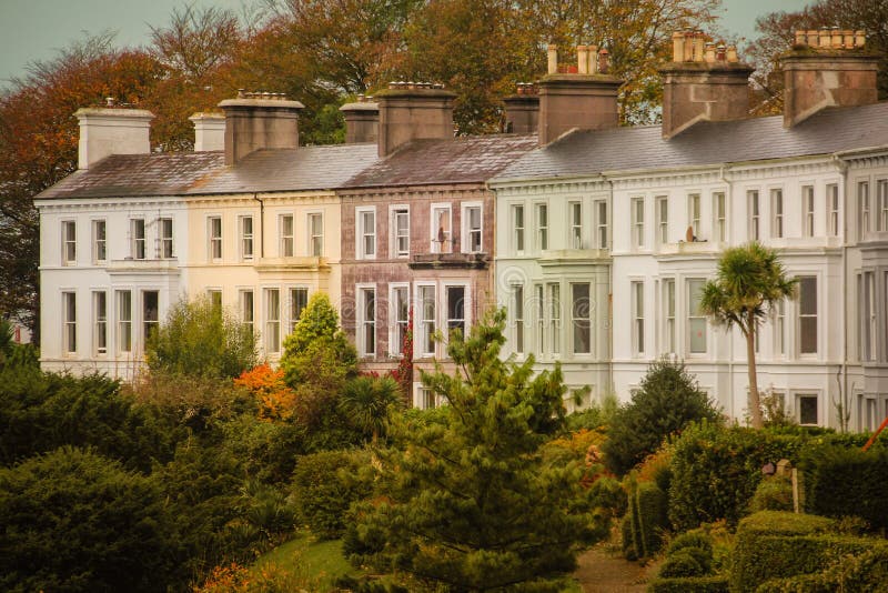 Colourful Tarasowaci domy Cobh Irlandia obraz stock Colourful Tarasowaci domy Cobh Irlandia obraz stock
