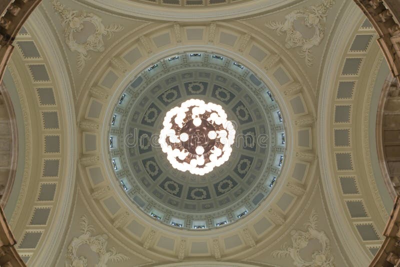 Scatto interno di una cupola immagini stock