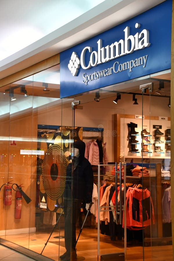 Columbia sportswear shop hi-res stock photography and images - Alamy